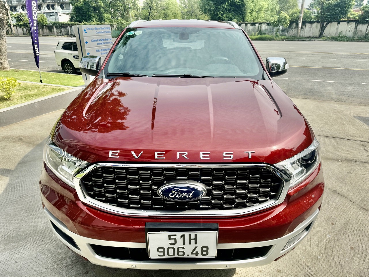 FORD EVEREST TITANIUM 4x2 AT